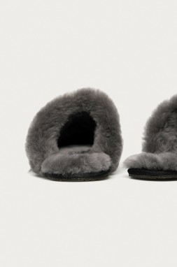 UGG - Velúr papucs Scuffette II galéria